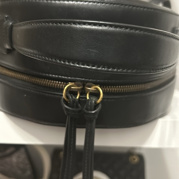 Black Gucci back pack excellent condition - Picture 4 of 4